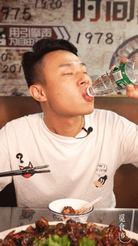 嘴巴吃鸡正确方式：用嘴吃鸡的正确示范