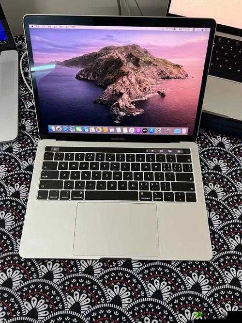 18 岁 MacbookPro 高清功能仍然值得拥有：魅力经久不衰